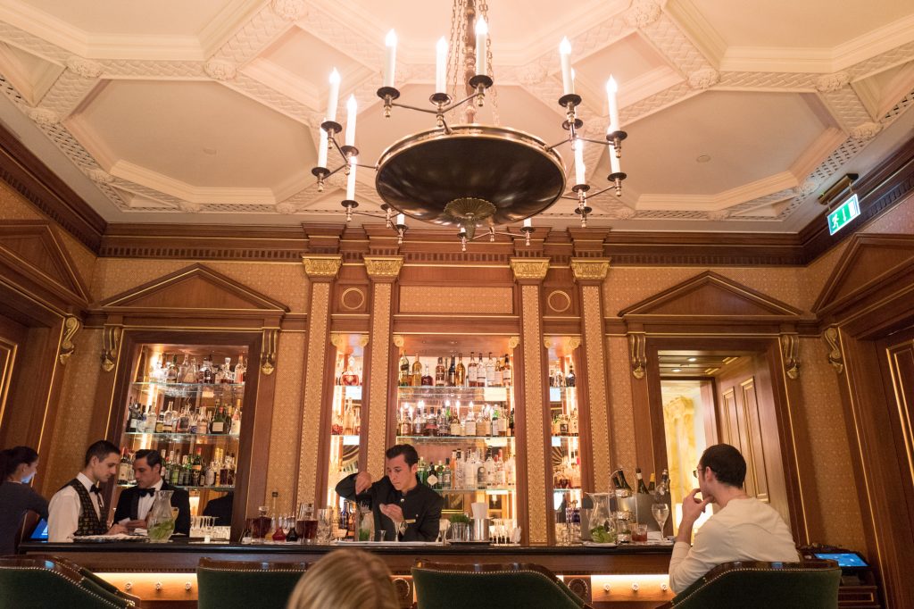 Lanesborough London - The library bar