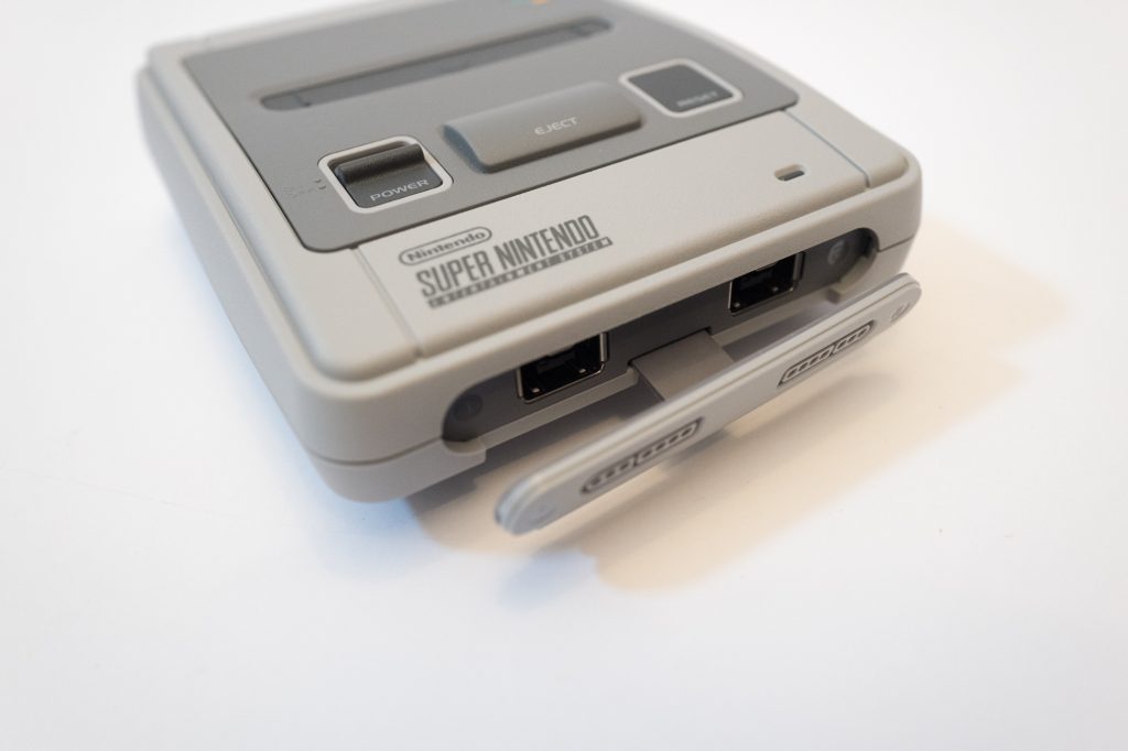Super Nintendo Entertainment system classic mini - SNES mini