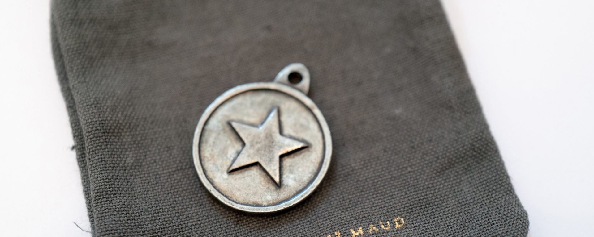 Mungo & Maud dog tag